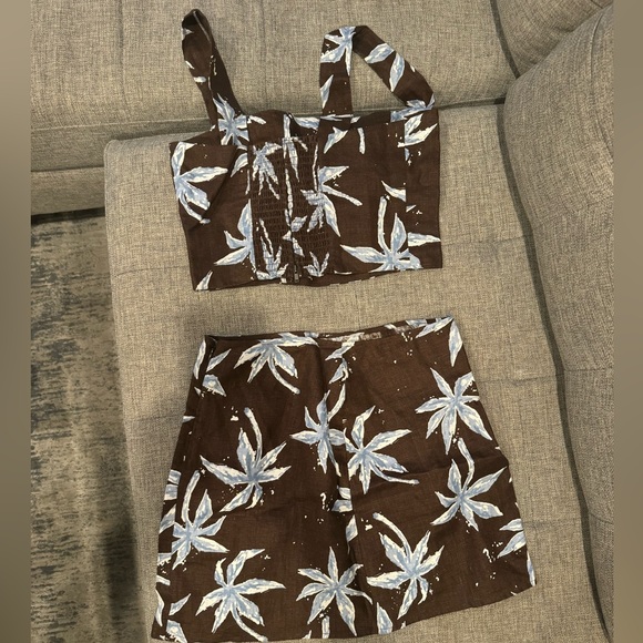 Reformation Vio Linen Top and Margot Linen Skirt in Date Palm - Picture 6 of 8